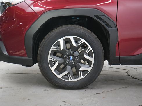 Used 2025 Subaru Forester Premium AWD/4WD image 30
