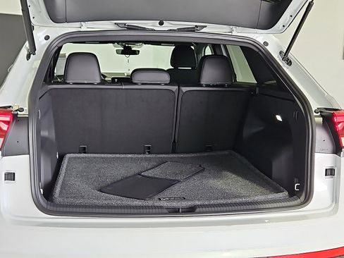 New 2026 Volkswagen Atlas Cross Sport SE image 7