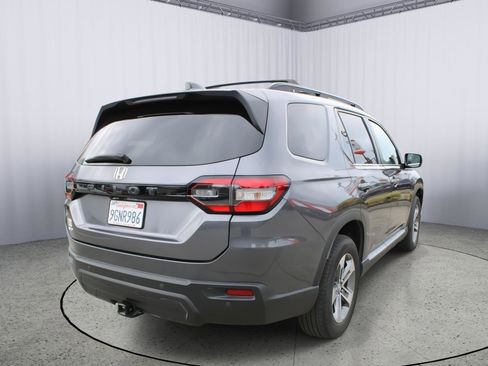 Used 2023 Honda Pilot EX-L image 7