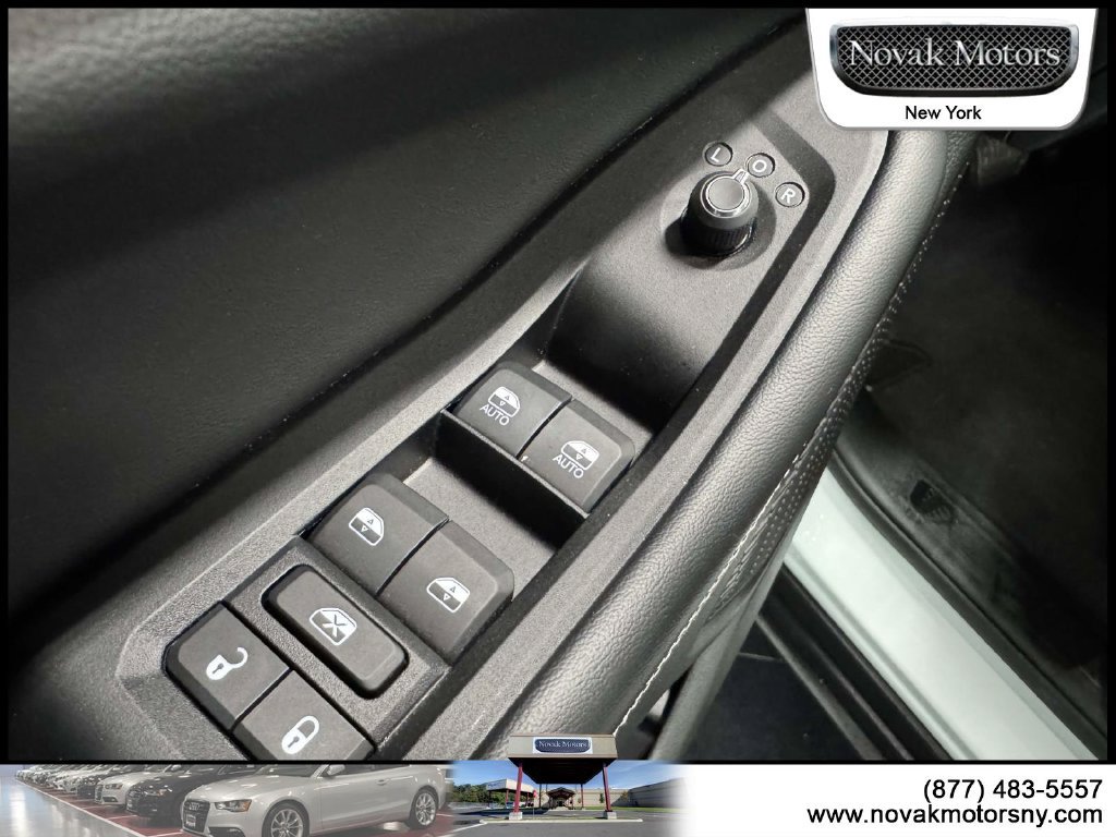 Used 2023 Jeep Grand Cherokee L Laredo AWD/4WD image 19