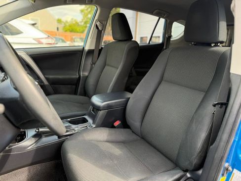 Used 2018 Toyota RAV4 LE image 16