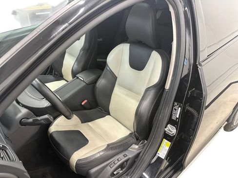 Used 2016 Volvo V60 T5 Cross Country w/ Convenience Package AWD/4WD image 11