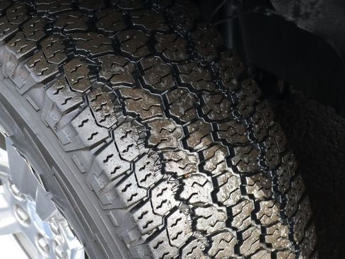 Used 2018 Chevrolet Colorado Z71 w/ Centennial Edition image 14