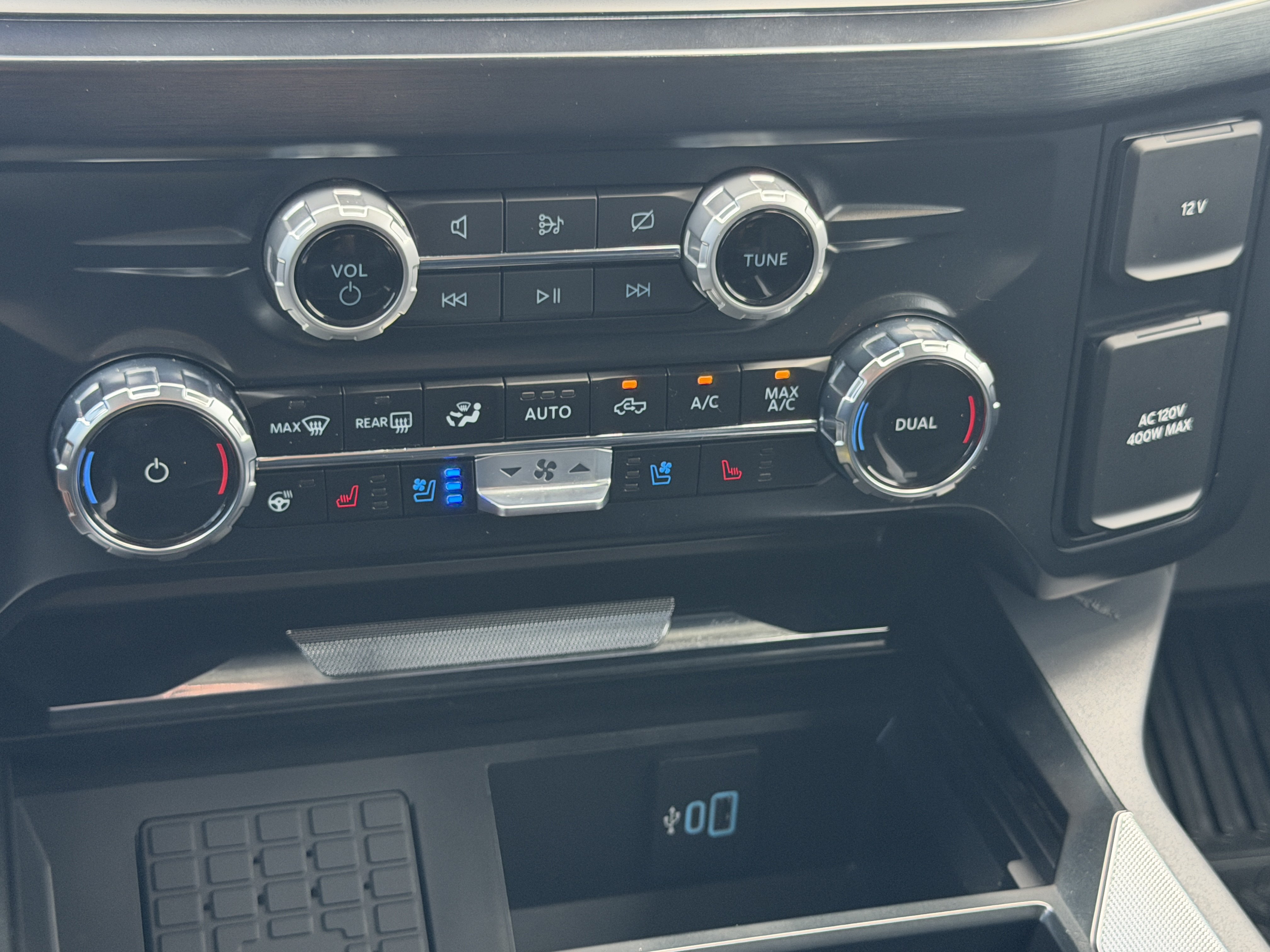 Used 2024 Ford F250 Lariat w/ Chrome Package AWD/4WD image 26