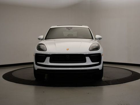Certified 2026 Porsche Macan AWD/4WD image 10