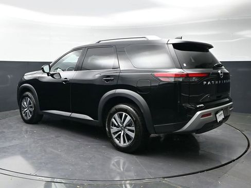 Used 2025 Nissan Pathfinder SL FWD image 7