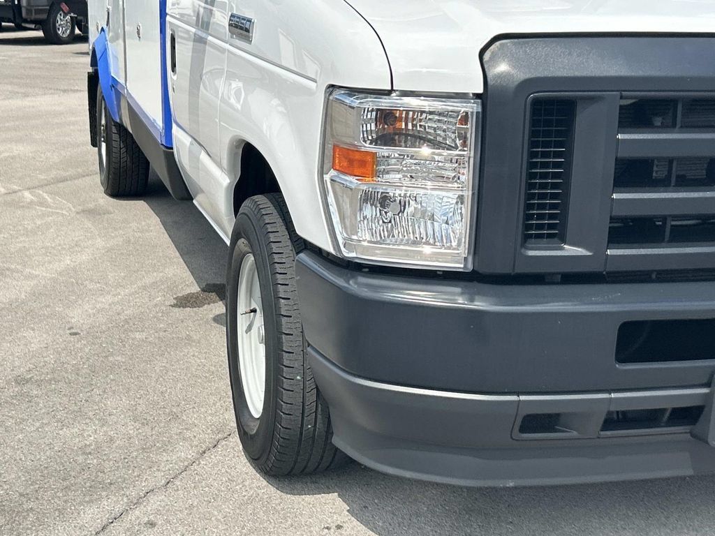 Used 2023 Ford E-350 and Econoline 350 Super Duty w/ Power Windows & Locks Group RWD image 13