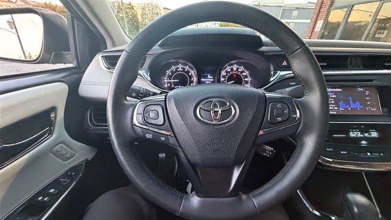 Used 2014 Toyota Avalon XLE Touring FWD image 28