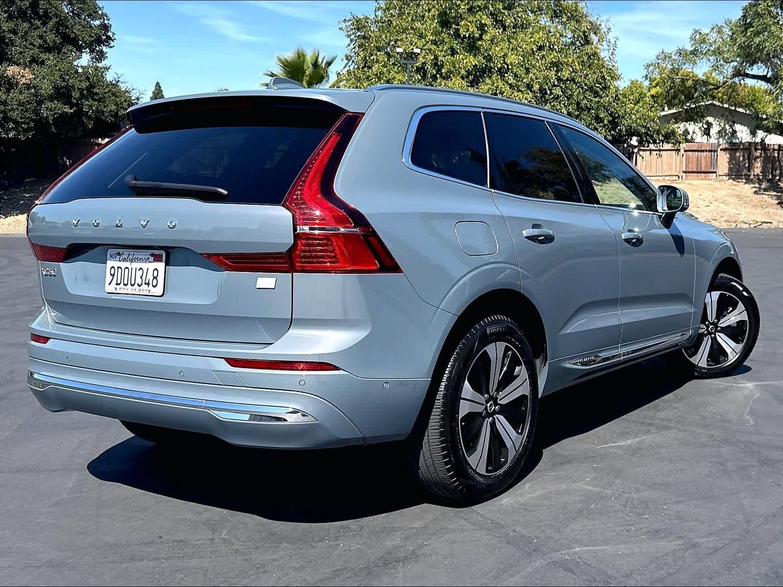 Used 2023 Volvo XC60 T8 Plus AWD/4WD image 4