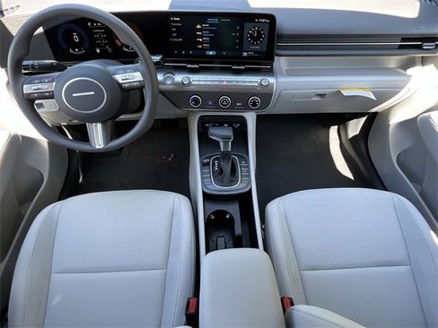 New 2026 Hyundai Kona SE image 2