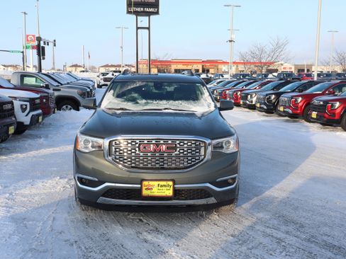 Used 2018 GMC Acadia Denali image 2