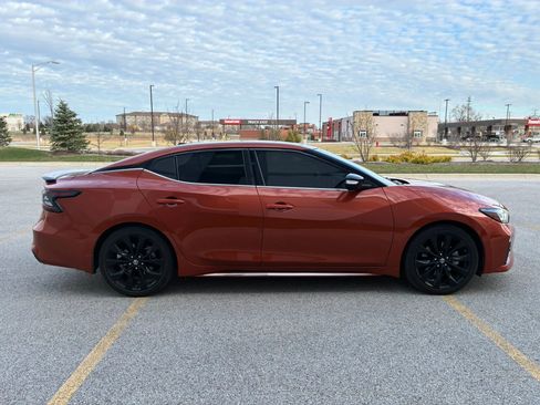 Used 2021 Nissan Maxima SR w/ Sport Mat Group FWD image 4