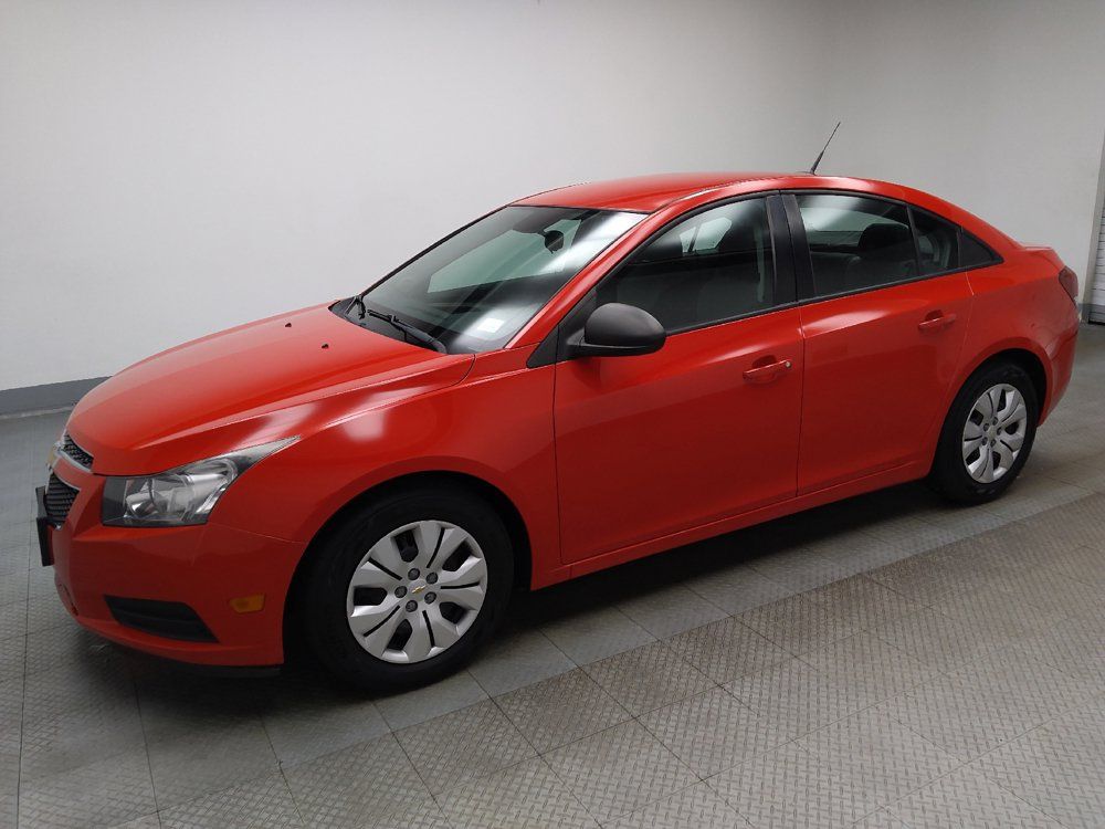 Used 2014 Chevrolet Cruze LS FWD image 2