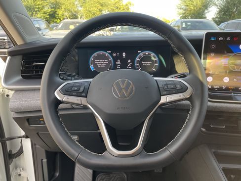 Used 2025 Volkswagen Tiguan S image 25