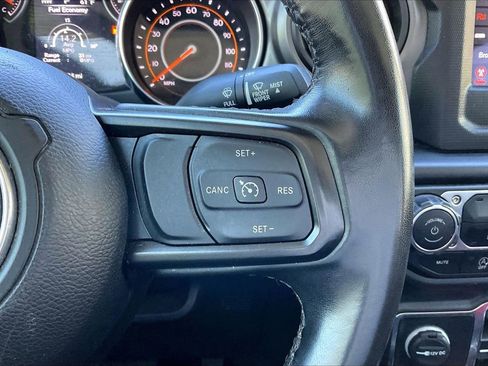 Certified 2022 Jeep Gladiator Sport AWD/4WD image 30