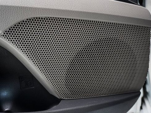 Used 2020 Toyota Camry SE image 10