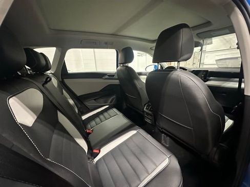 New 2026 Volkswagen Taos SEL image 15