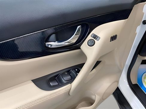 Used 2018 Nissan Rogue SL AWD/4WD image 18