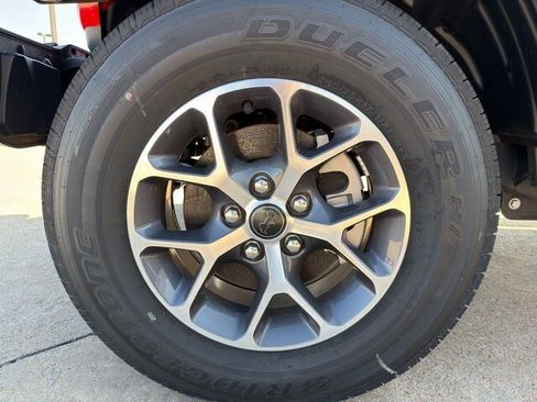 New 2024 Jeep Gladiator Sport image 9