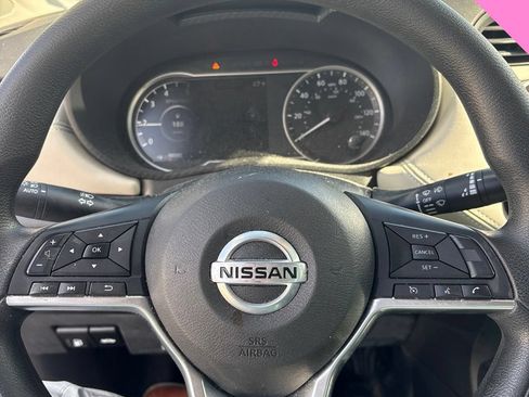 Used 2020 Nissan Versa SV w/ Trunk Package FWD image 7