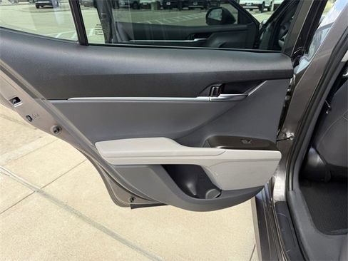 Used 2022 Toyota Camry LE image 15
