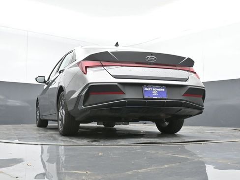 Used 2024 Hyundai Elantra SEL FWD image 39