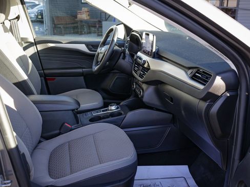 Used 2022 Ford Escape SE w/ Cold Weather Package image 22