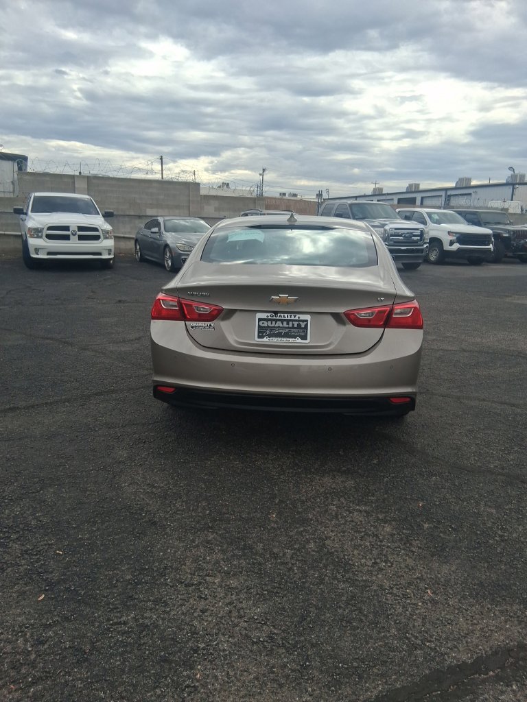 Used 2024 Chevrolet Malibu LT FWD image 3