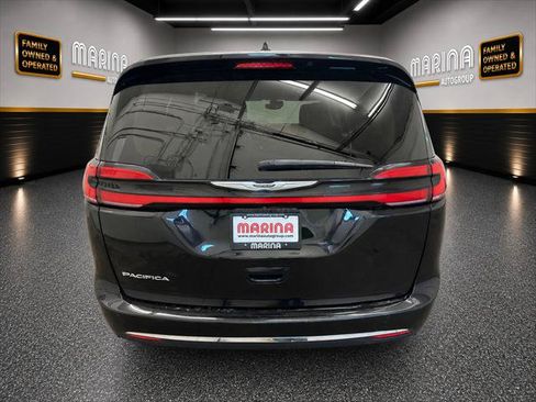 Certified 2022 Chrysler Pacifica Touring-L FWD image 13