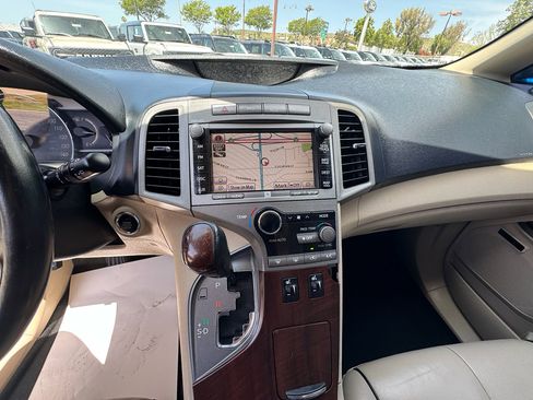 Used 2009 Toyota Venza image 18