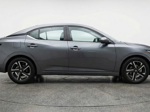 Used 2025 Nissan Sentra SV FWD image 11