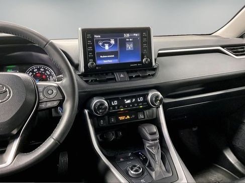 Used 2021 Toyota RAV4 XLE w/ Convenience Package image 11