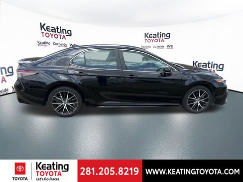 Used 2024 Toyota Camry SE image 8