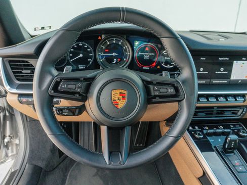 Used 2022 Porsche 911 Carrera image 15