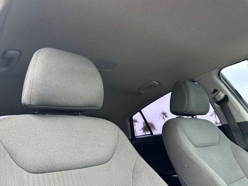 Used 2020 Hyundai Ioniq SE FWD image 17