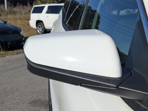 Used 2023 GMC Terrain SLT image 11