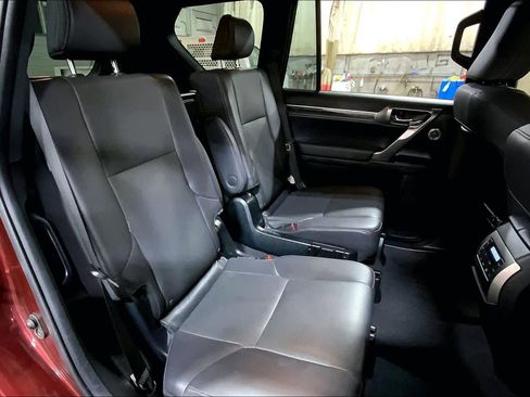 Used 2022 Lexus GX 460 Premium w/ Accessory Package image 19
