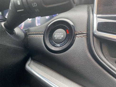 Certified 2022 Jeep Compass Limited w/ (RED) Package image 25