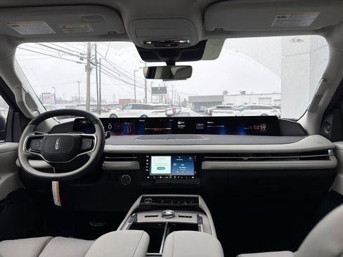 New 2025 Lincoln Navigator Reserve image 10