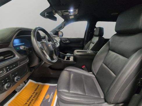 Used 2024 Chevrolet Suburban LT image 9