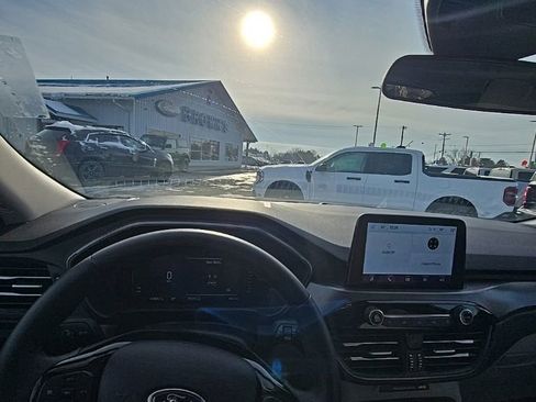 Used 2023 Ford Escape Active image 2