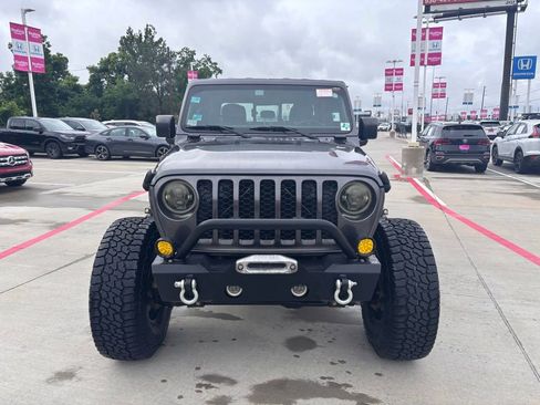 Used 2021 Jeep Gladiator Sport AWD/4WD image 3
