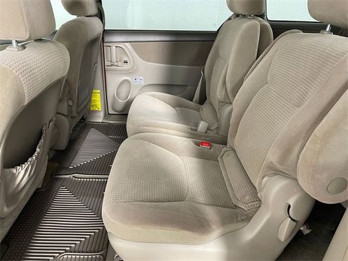 Used 2006 Toyota Sienna LE image 10