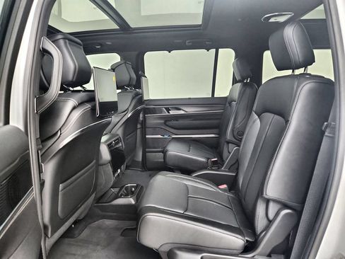 New 2026 Jeep Grand Wagoneer Summit AWD/4WD image 30