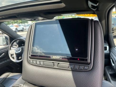 Used 2022 GMC Yukon XL Denali AWD/4WD image 57