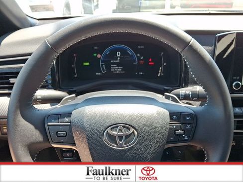 Used 2026 Toyota Camry SE FWD image 17