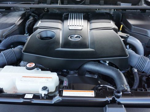 Used 2023 Lexus LX 600 F Sport image 33