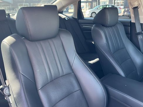 Used 2018 Honda Accord Touring image 24
