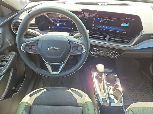 Used 2025 Chevrolet Trax ACTIV w/ Driver Confidence Package image 17