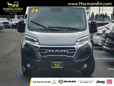 Used 2024 RAM ProMaster 2500 w/ Quick Order Package 22G SLT FWD image 2